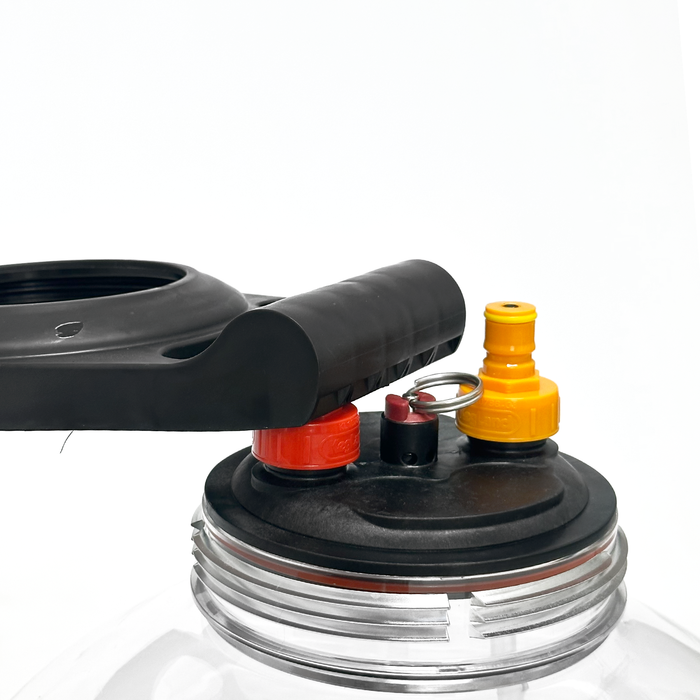 Close up of the fermzilla handle tightening or loosening the carbonation caps on the lid
